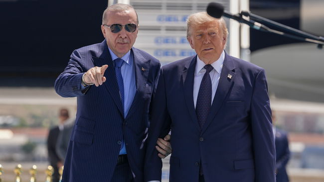 Erdoğan havalimanında karşıladı