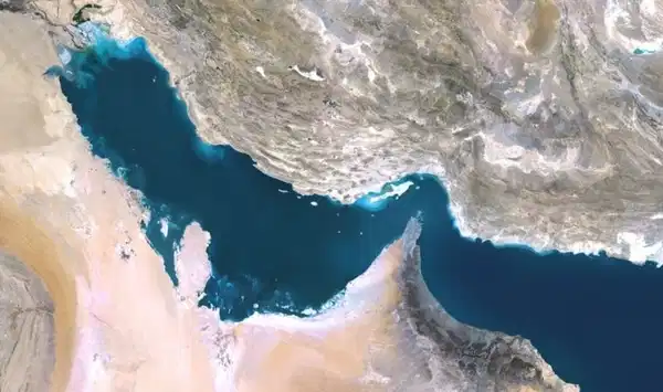 İran Donanması Komutanı: Hürmüz Boğazı kapalı kalacak