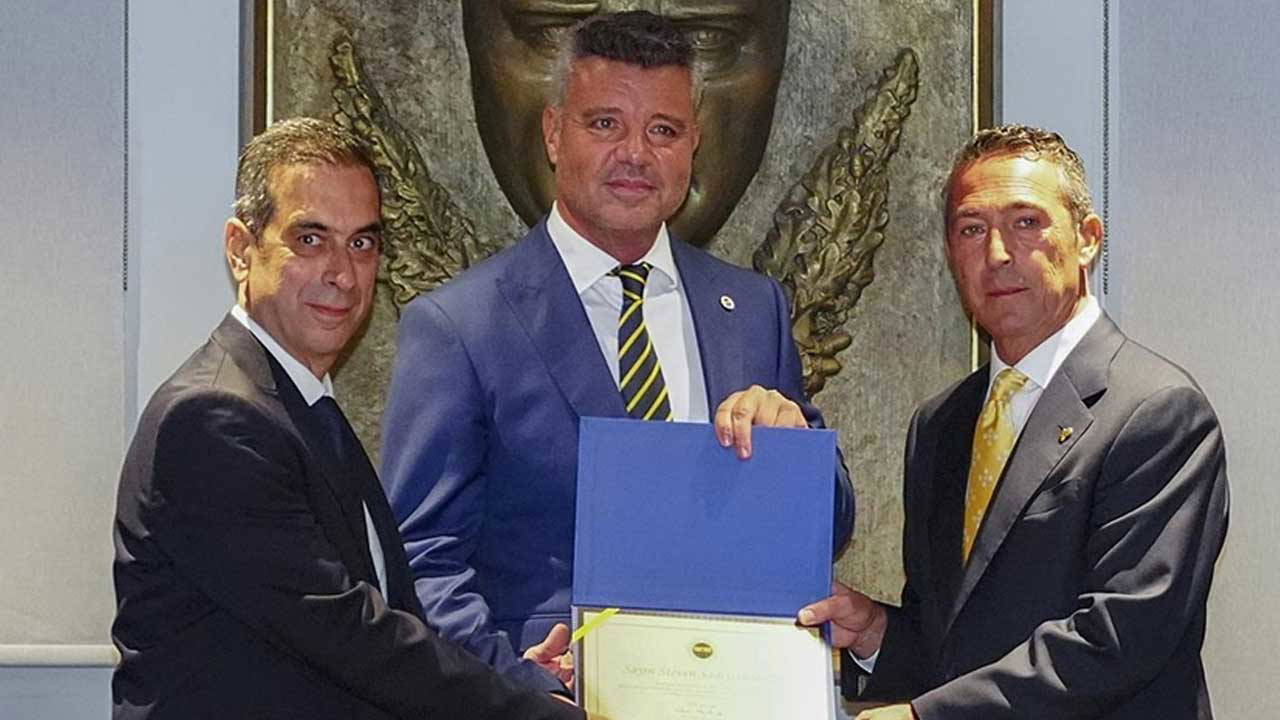 Sadettin Saran, Ali Koç'tan mazbatasını aldı