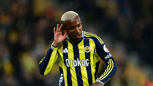 Fenerbahçe, Başakşehir'i 3 golle devirdi