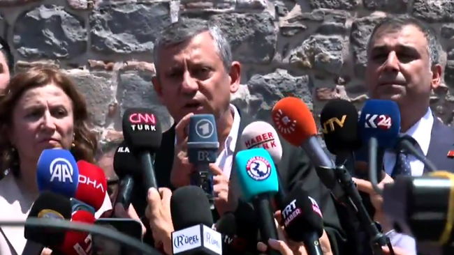 Özel'den Diyarbakır'da ilk mesajlar