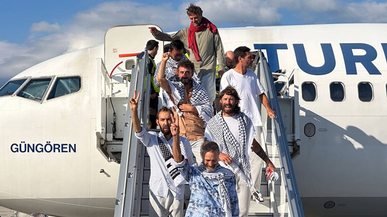 İsrail'in alıkoyduğu 14 Türk vatandaşıyla ilgili Dışişleri'nden açıklama