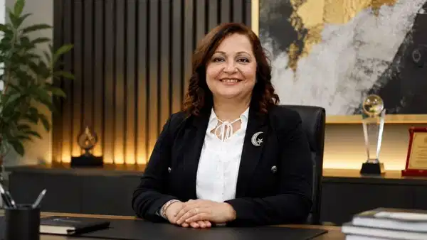 CHP'li Afyonkarahisar Belediye Başkanı Burcu Köksal'ın AKP'ye geçeceği iddialarını Doç. Dr. Onu Alp Yılmaz değerlendirdi: 'CHP birleştirmeli'