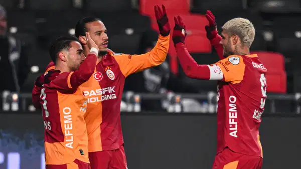 Süper Kupa'da ilk finalist Galatasaray: Galatasaray 4-1 Trabzonspor
