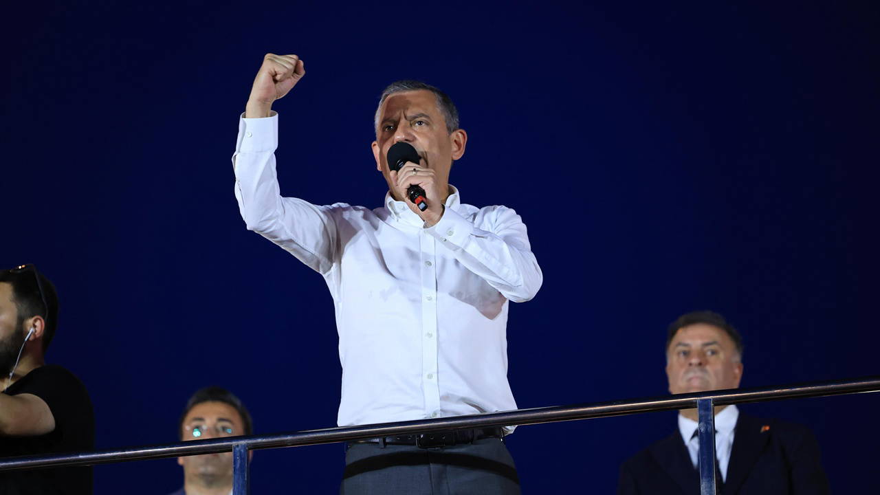 'Akın, sert kayaya çarptın oğlum!'