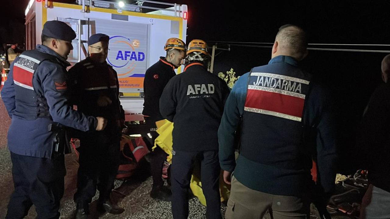 Otomobil uçuruma yuvarlandı: 4 kişi hayatını kaybetti!