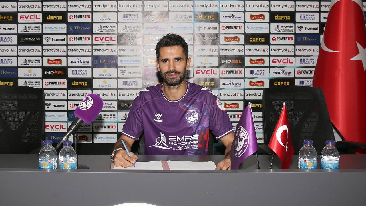 Alper Potuk Türk futboluna geri döndü!