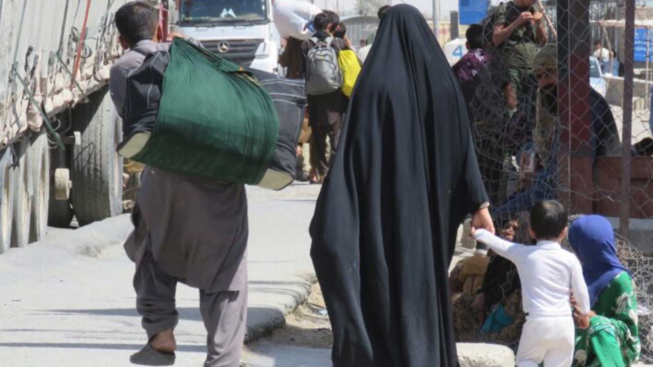  İngiltere, binlerce Afgan’ı gizlice ülkeye taşımış