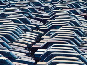 Otomobil fiyatları yarı yarıya