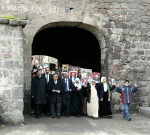 DTP'lilerden Diyarbakır'da yürüyüş