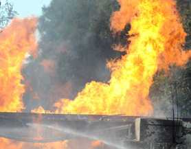 Atina'da tren vagonları ateşe verildi