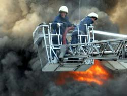 Petrol yatağında yangın: 1 ölü