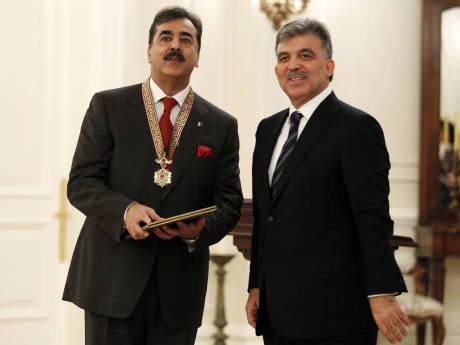 Gilani'ye Cumhuriyet nişanı