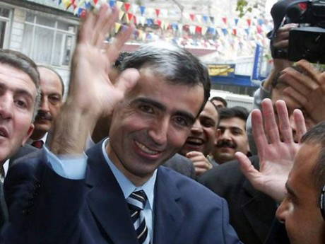 Yine 'yalan' pazarlıyor