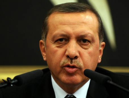 'Eşlerine ihanet edenleri mağdur olarak görmeyiz'