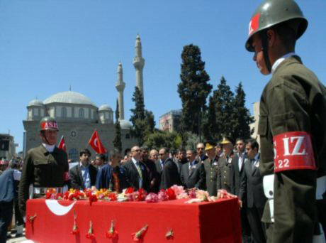 Şehit er toprağa verildi (28.05.2010)