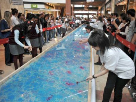 Dünyanın en büyük ebrusu