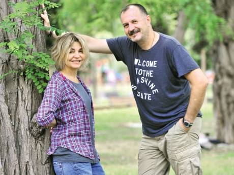 Popüler dünya hâlâ içine çekmeye çalışıyor