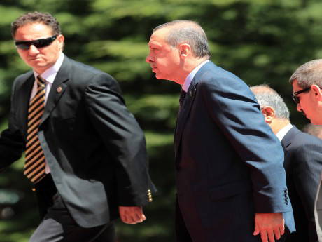 Başbakanlık'ta diplomasi trafiği