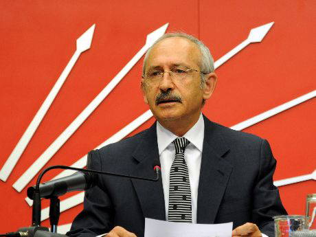 Taylan Özgür'ü Nazım'la andı