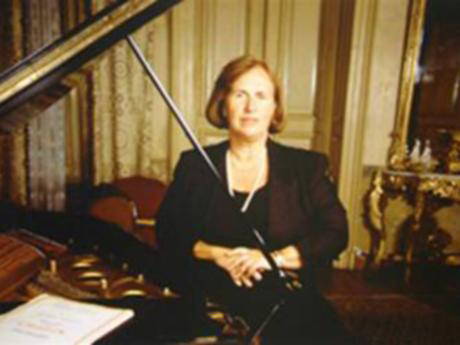Dame de Sion'da Ayşegül Sarıca ile açılış