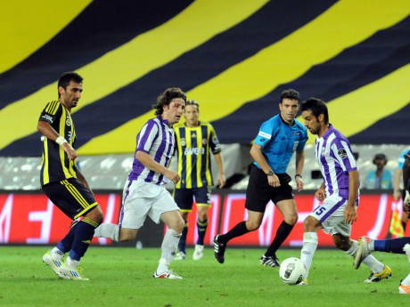 Fenerbahçe Kadıköy'de yenilgiyi unuttu