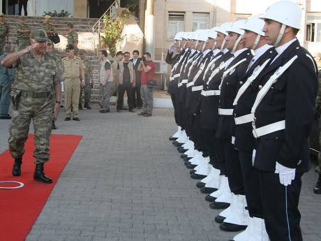 Genelkurmay Başkanı Hakkari'de