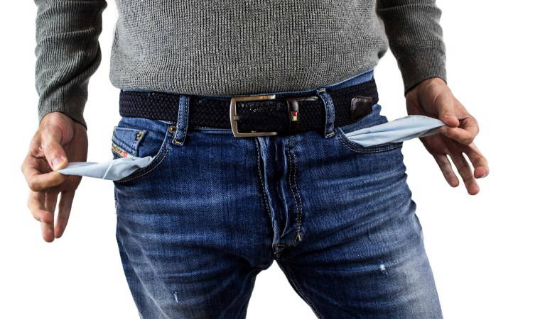 Haciz dalgası devam ediyor: 1.5 milyondan fazla kişiye gitti