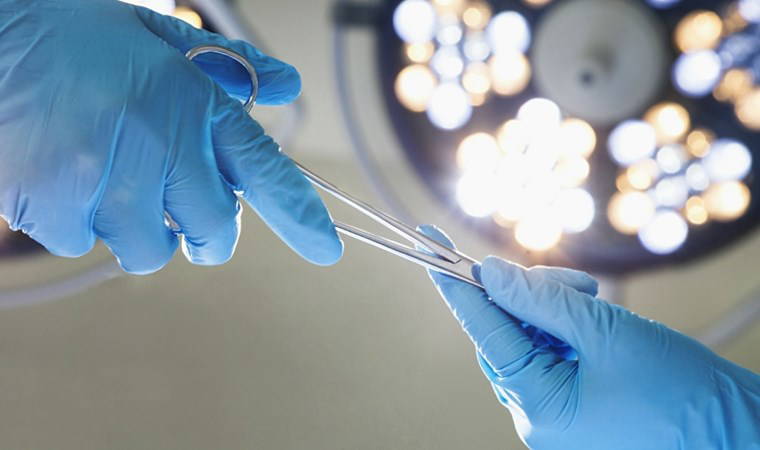 Fransa'da 'pefodili cerrah' skandalı: 180'den fazla çocuk anestezi etkisi altındayken taciz ve tecavüze uğradı