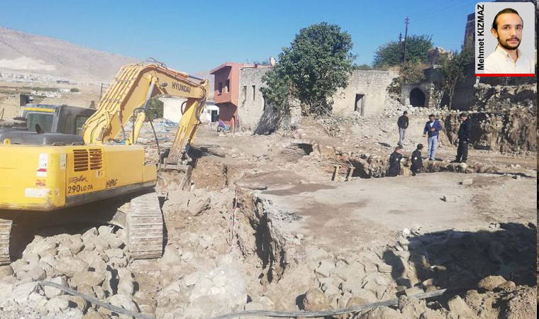 Hasankeyf’te tarihi çarşı boşaltıldı, esnaf dükkanını yaktı, çarşı yıkılıyor