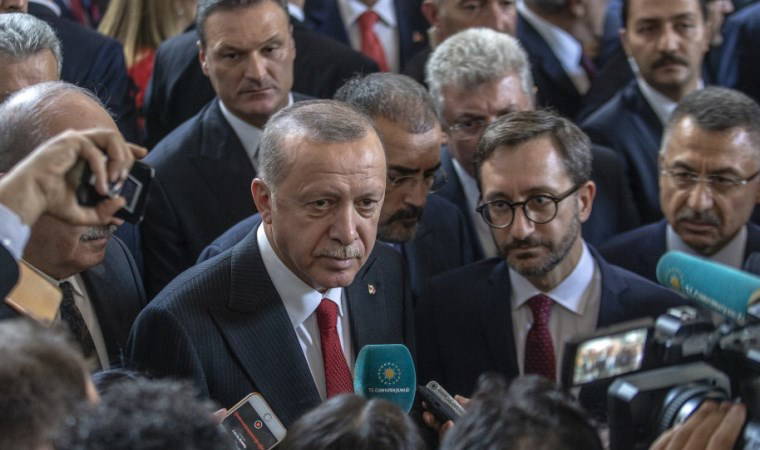 Erdoğan: Bülent Arınç'ı esefle karşıladım