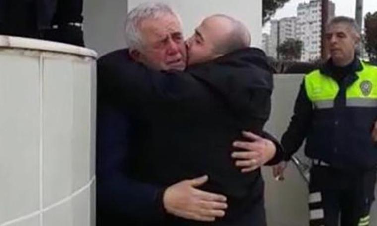 Baba oğlun duygulandıran kavuşma anı
