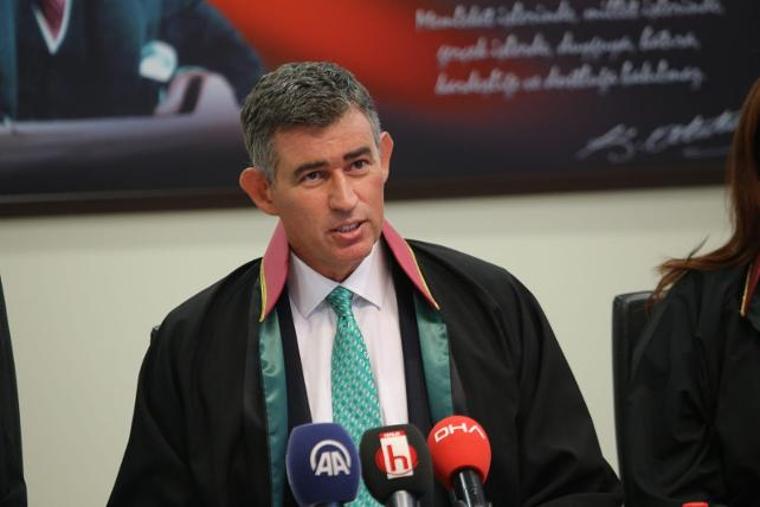 İstanbul Barosu Delegeleri'nden Metin Feyzioğlu'na tepki