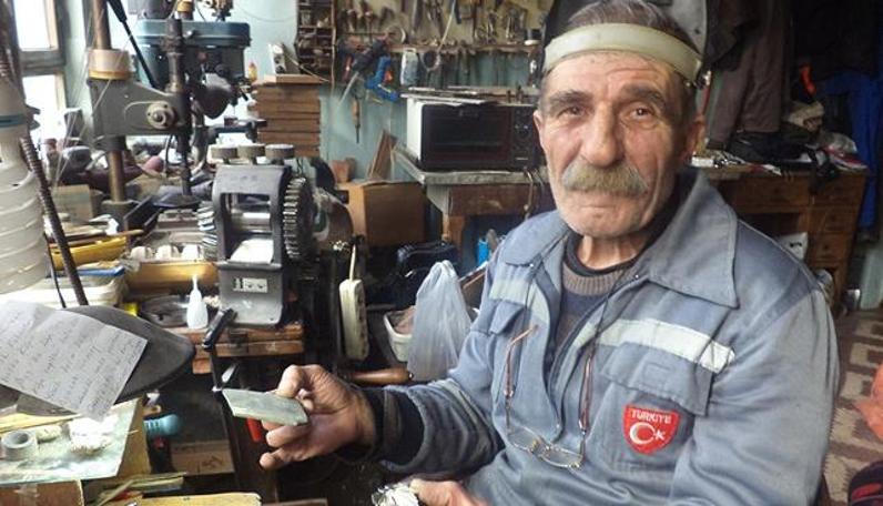 Bir usta küsüyor
