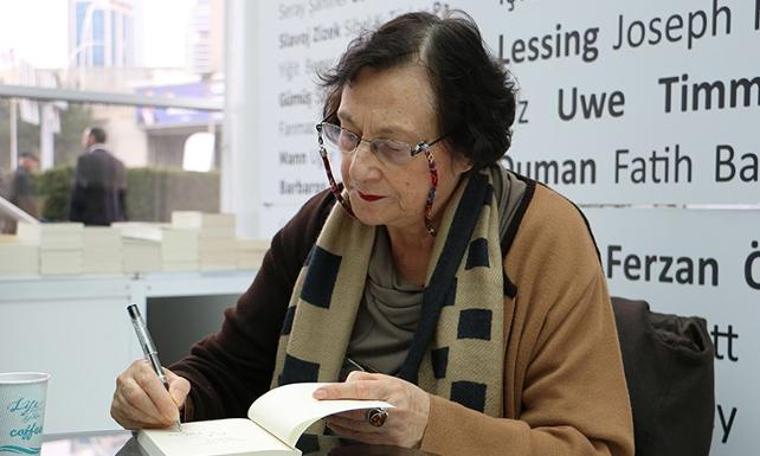 Yazar Erendiz Atasü: Laikler inatla birleşmiyor