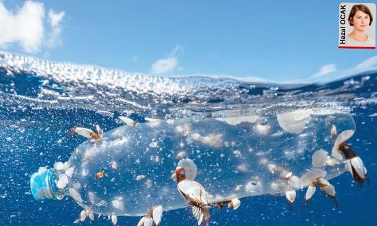 Üç yanımız plastik