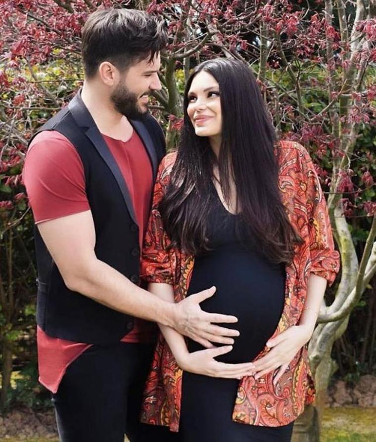 Almeda Abazi-Tolgahan Sayışman çifti bebekleri dünyaya geldi