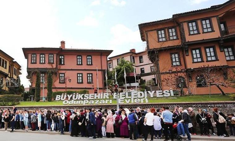 Balmumu Müzesi’nde ziyaretçi kuyruğu