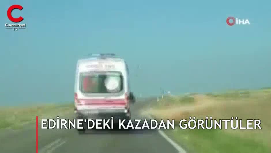 Jandarmanın dur ihtarına uymadı, göçmenleri taşıyan minibüs duvara çarptı: 10 ölü