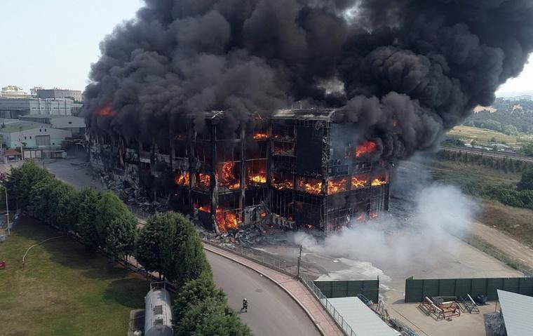 Kocaeli'deki fabrika yangınında 4 işçi hayatını kaybetti!