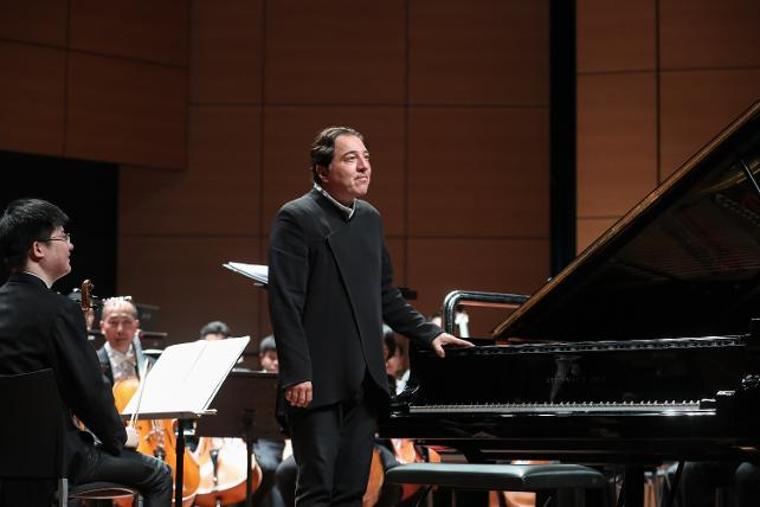 Kapanış Fazıl Say’dan