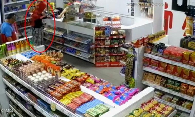 Etek giyip soygun yaptılar