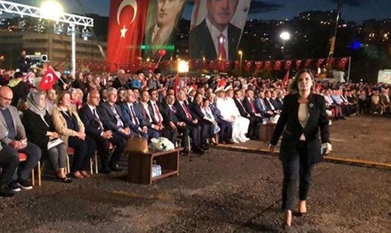 Erdoğan'ın konuşması sırasında protesto: Alanı terk ettiler (16.07.2019)(Video Haber)