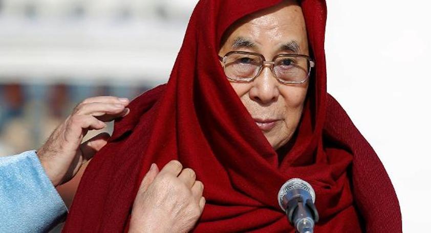 'Halefim kadın olursa çekici olmalı' diyen Dalay Lama'dan özür