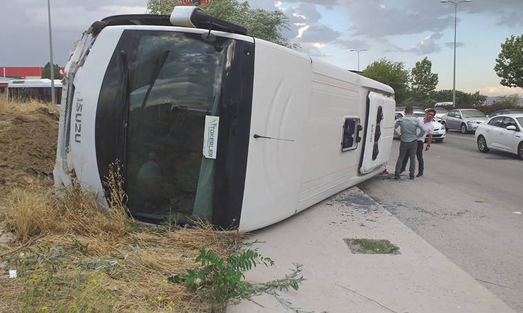 Ankara'da işçi servisi kaza yaptı: 2'si ağır 14 yaralı