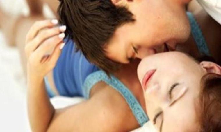 Sevişirken balkondan düşüp can verdi: Polisler kadını yarı çıplak buldu