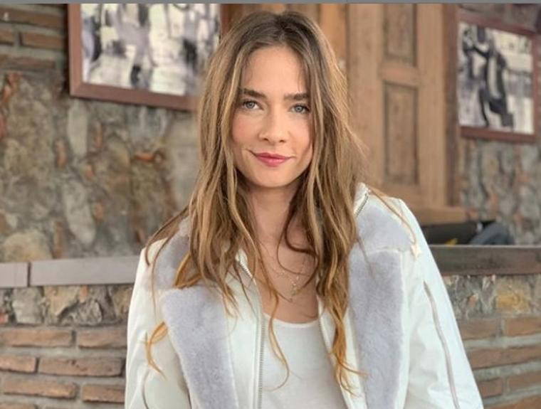 Müge Boz'dan hamilelik pozu