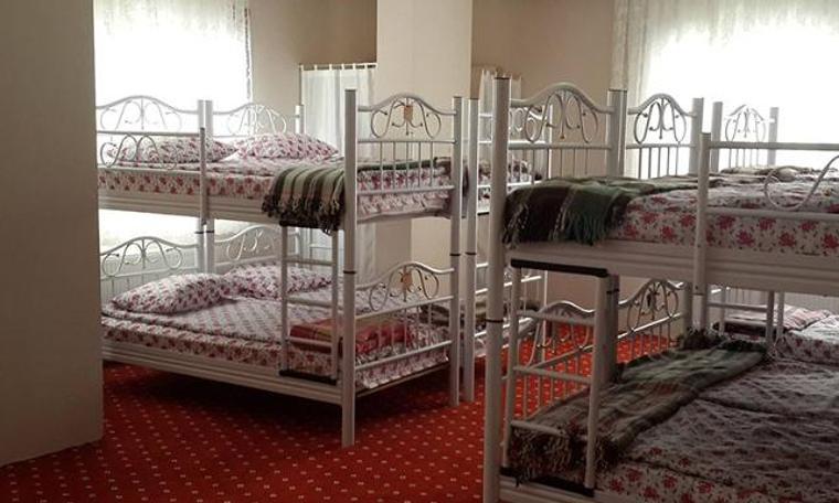 Kuran kursunda kız öğrencileri aç bıraktılar