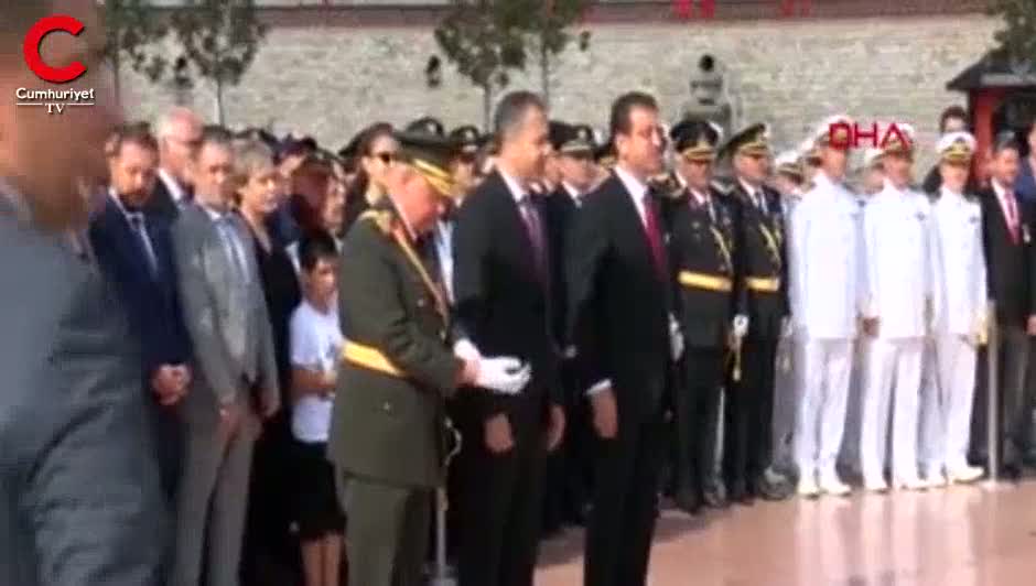 Taksim'de 30 Ağustos Zafer Bayramı töreni