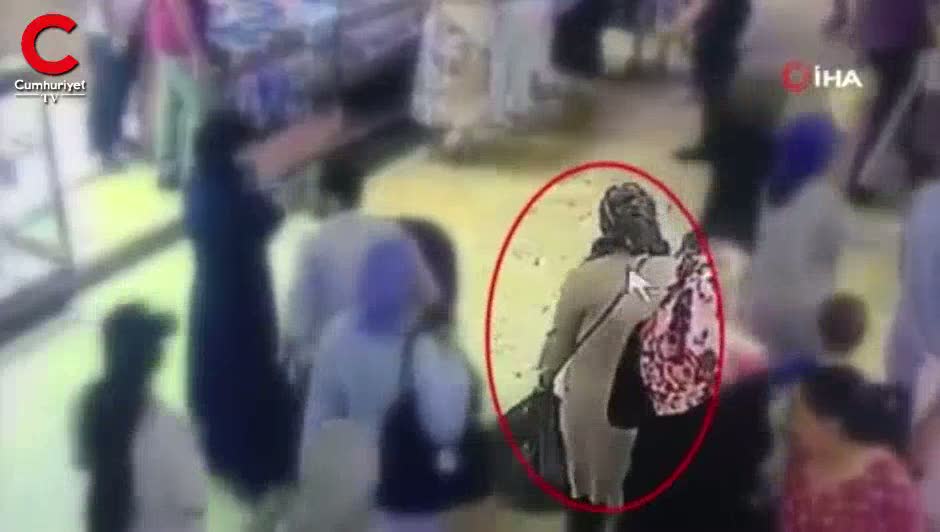 Bebek arabasındaki çanta böyle çalındı